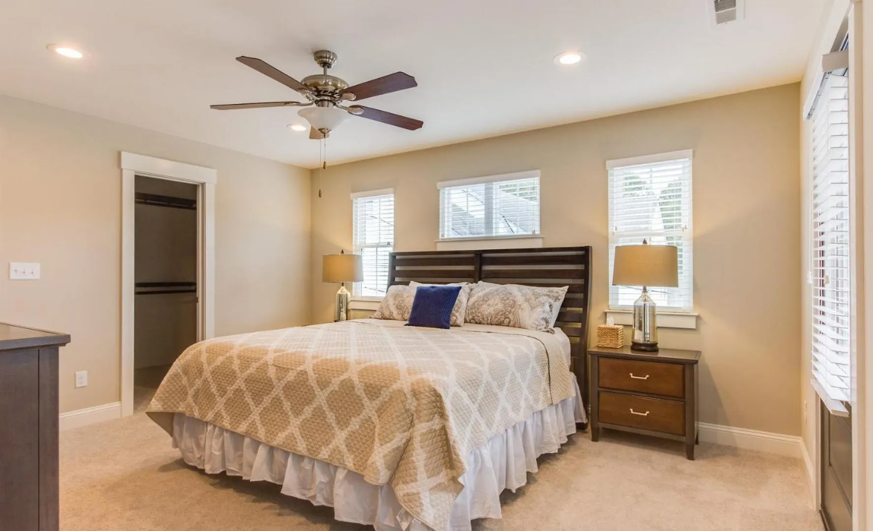 404B The Princess Anne House South End Spacious 4 Beds Townhouse Virginia Beach